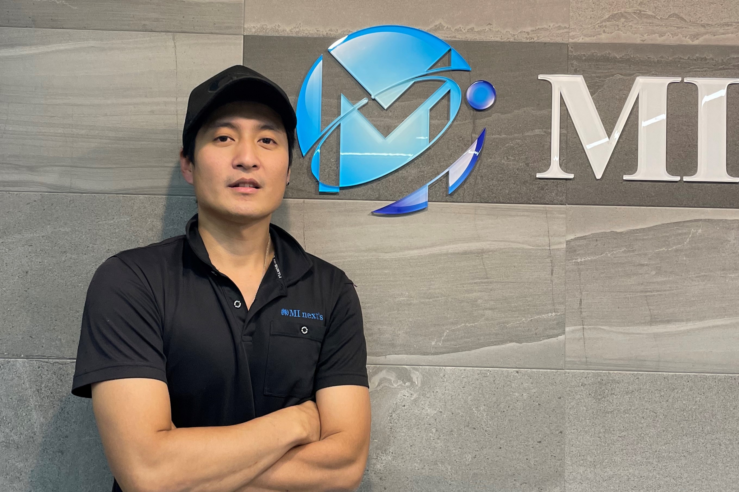 岩崎マーロン